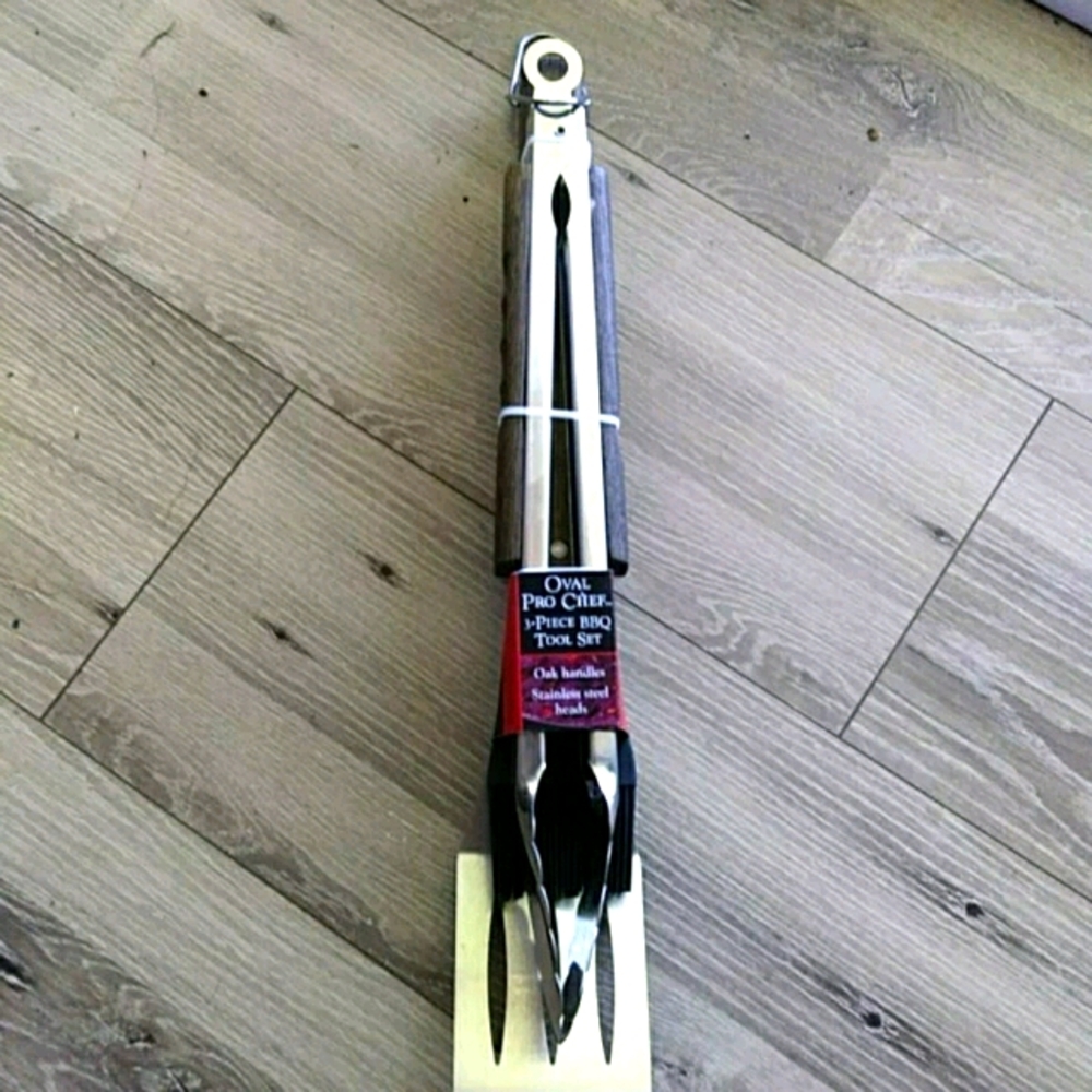 NWT Oval Pro Chef 3-piece BBQ tool set